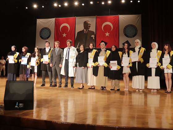 Genç Mimarların Mezuniyet Sevinci