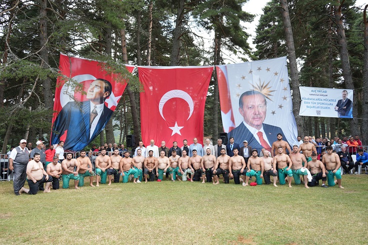 Alıç Yaylası’nda Kıran Kırana Güreş