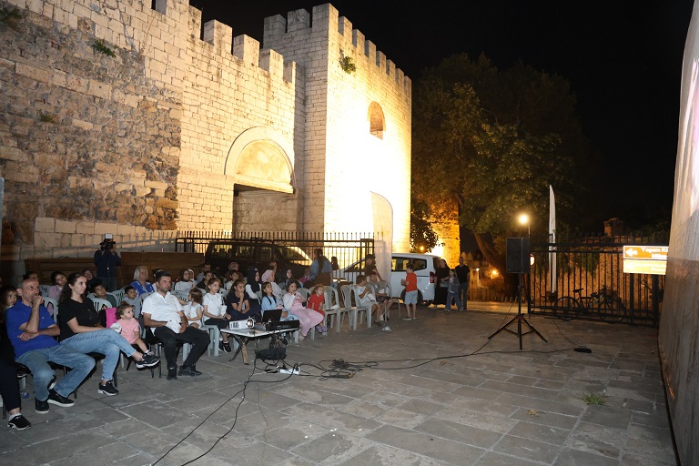 Sinema Keyfi Tarihi Surların Gölgesinde Yaşandı