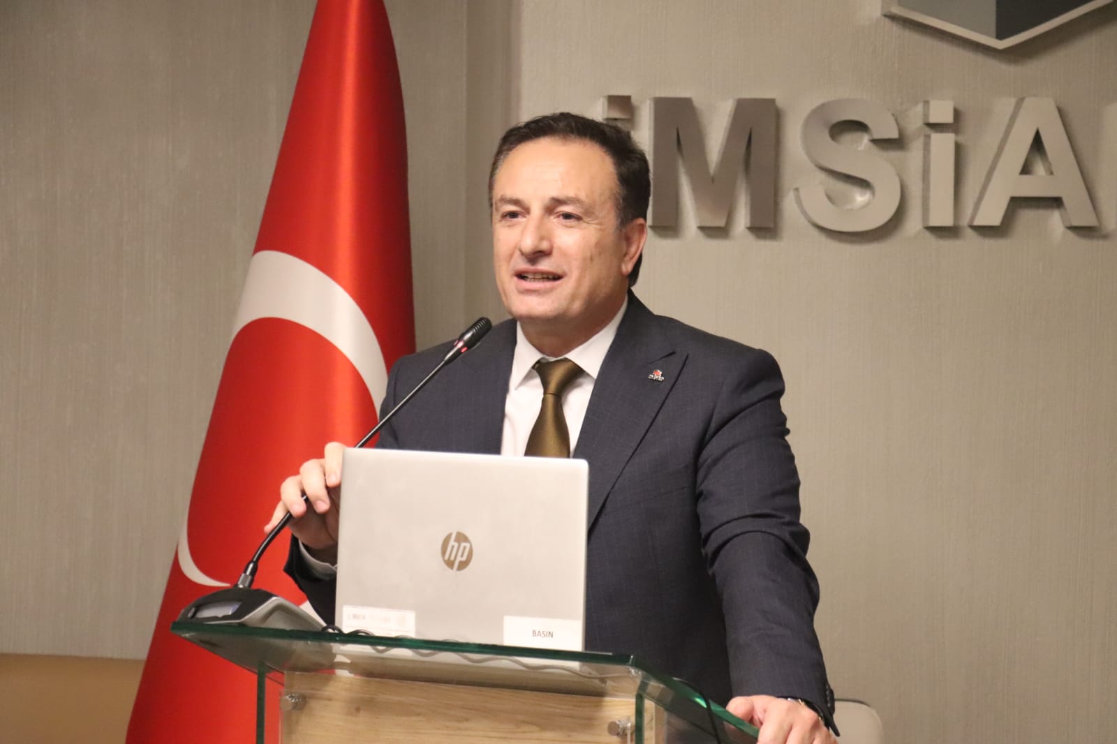 İMSİFED ve İMSİAD Başkan Şeref Demir : “Arsa Politikası Değişmeden Konut Sorunu Çözülmez ”