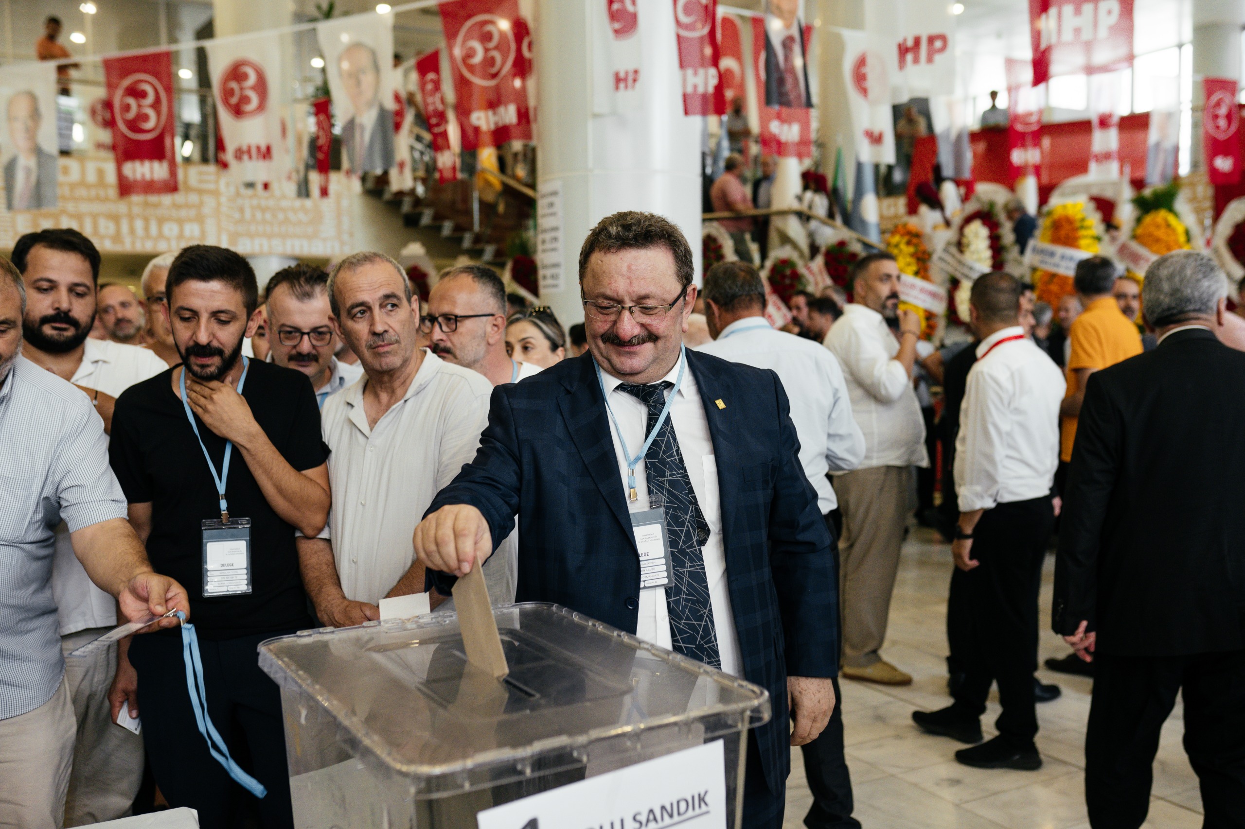 MHP Osmangazi'de Bayrak Değişimi