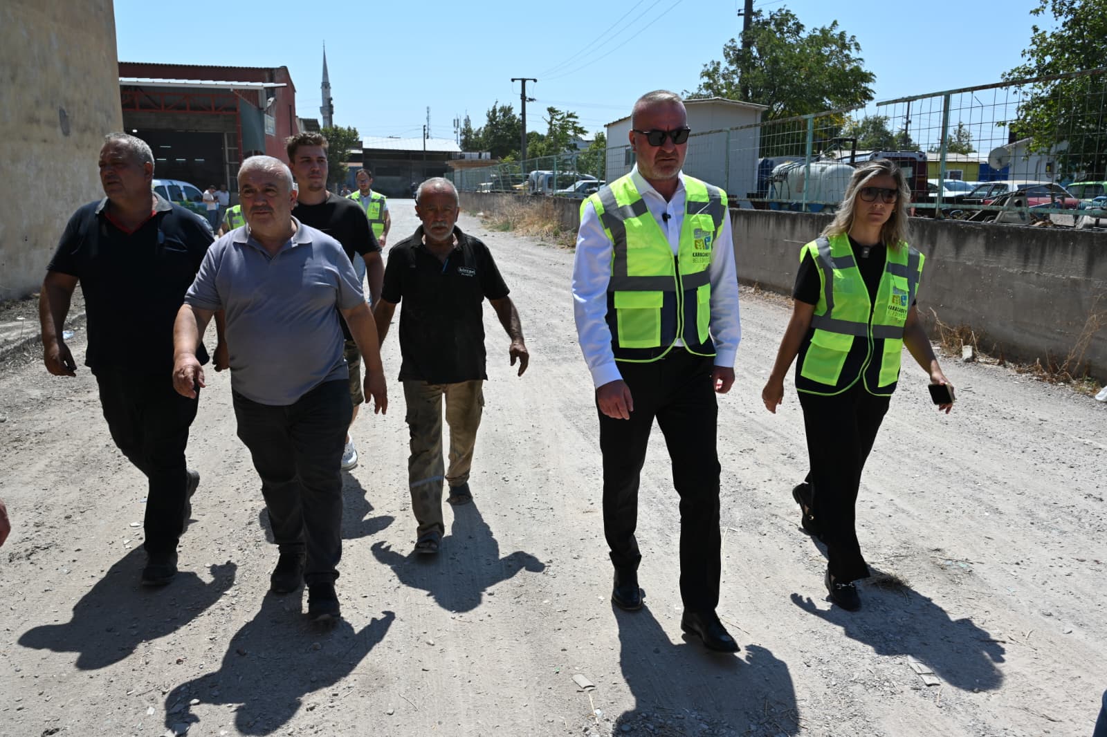 Karacabey'de Asfalt Mesaisi Aralıksız Sürüyor