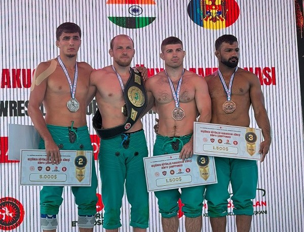 Büyükşehir Belediyesporlu Fazlı Eryılmaz Dünya Şampiyonu