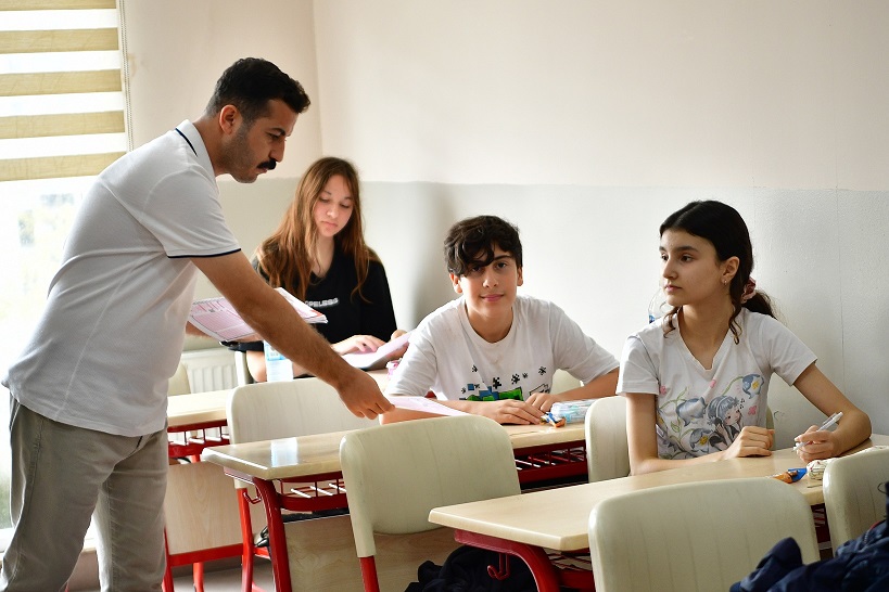 Beylikdüzü'nde Eğitim Desteği Başarıyla Taçlandı
