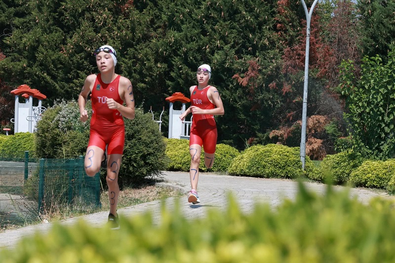 Triathle Yarışları Osmangazi’de Nefes Kesti