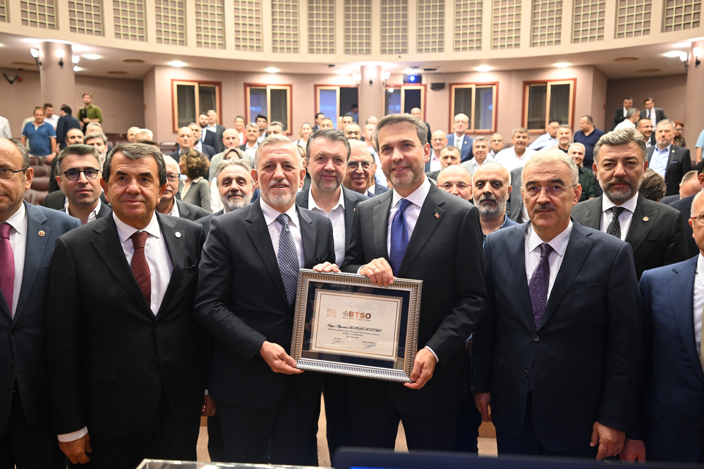 Enerji ve Tabii Kaynaklar Bakanı Alparslan Bayraktar BTSO Meclisinin Konuğu Oldu