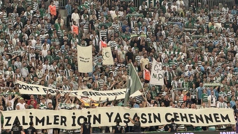 Bursaspor Taraftarından Kızılyıldız'a Mesaj