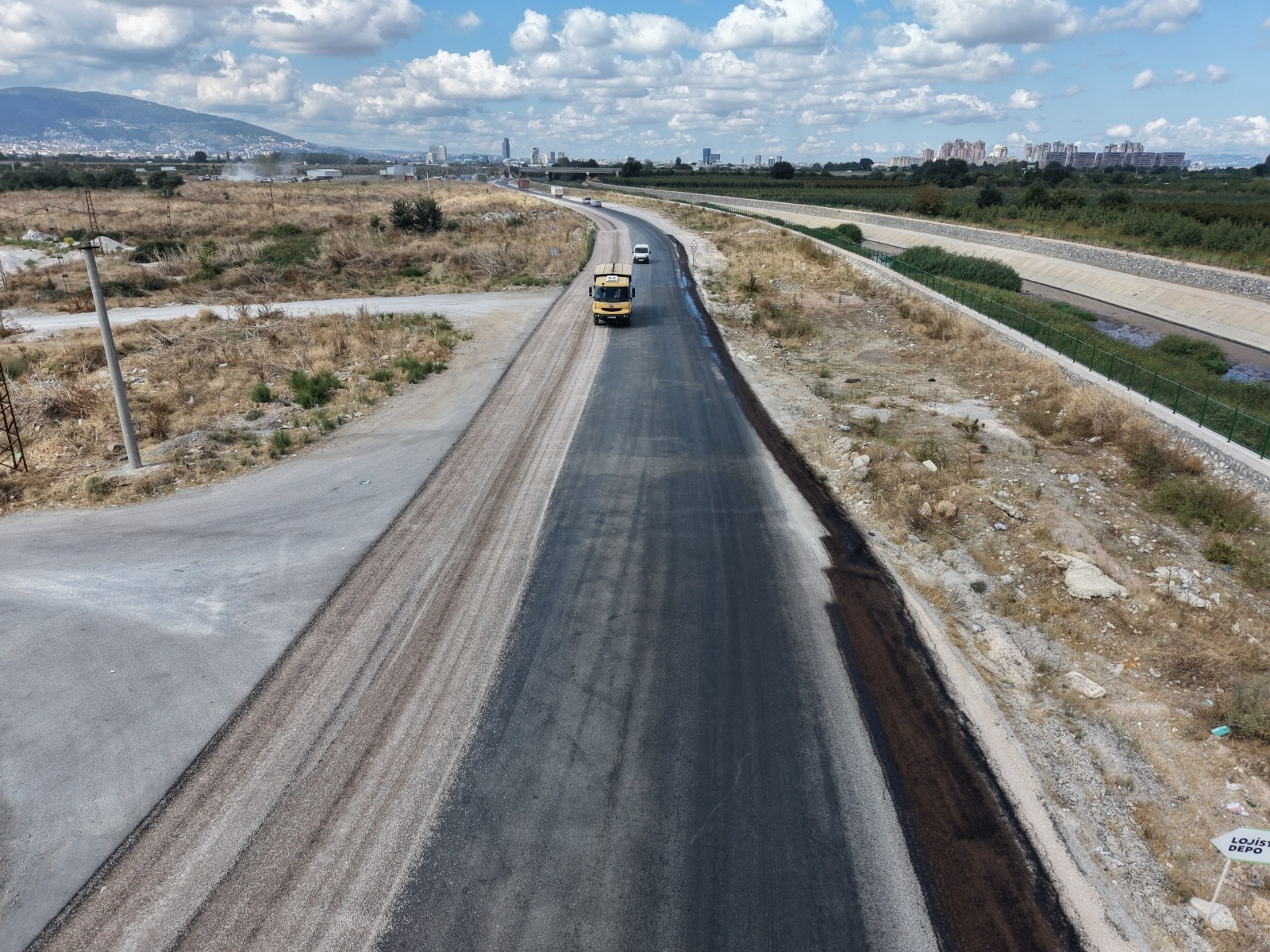 Büyükşehir Samanlı Bağlantı Yolunu Yeniledi