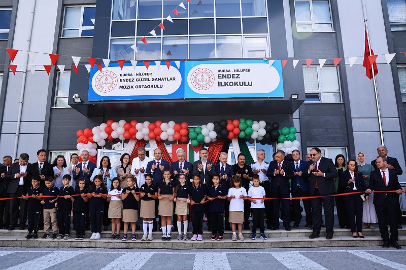 Başkan Vekili Biba, Öğrencilerin İlk Ders Heyecanına Ortak Oldu