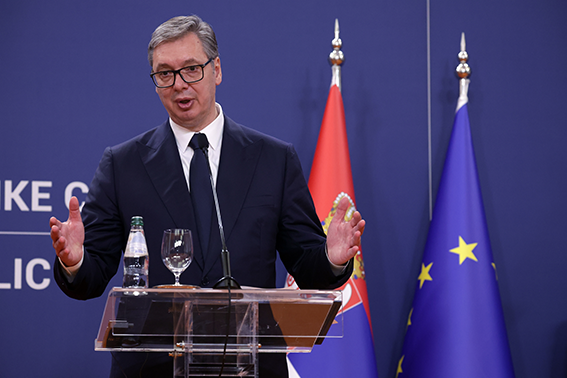 Sırbistan'da Vucic'ten Sürpriz İstifa Kararı