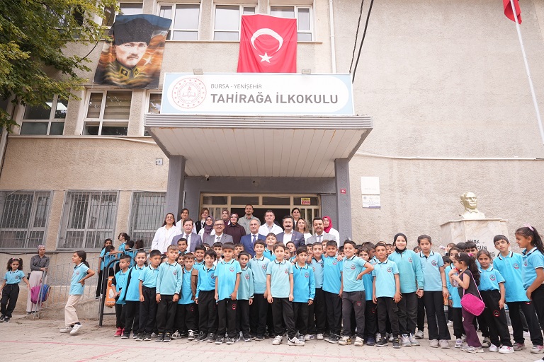 Özel, Başkan Olarak Aynı Okulda