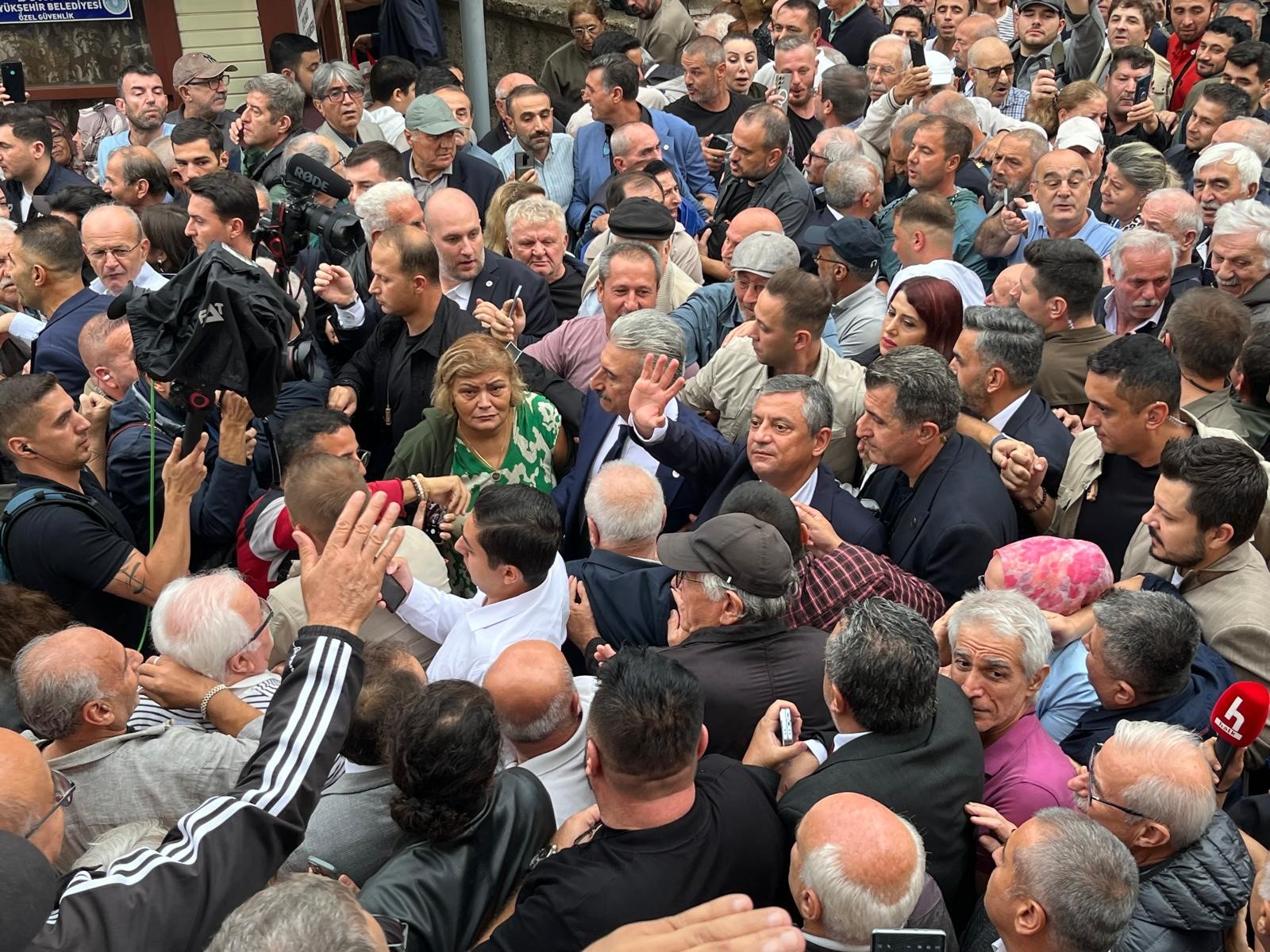 Özel’den Bursa’da Sert Mesajlar