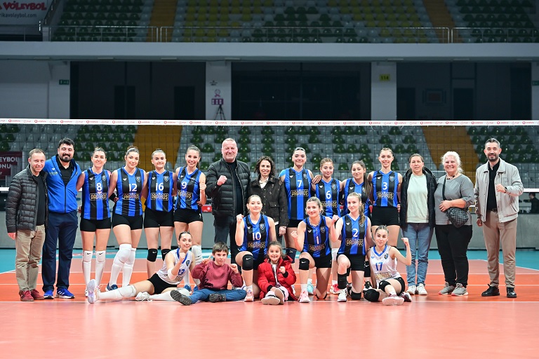 Karacabey Belediyespor Kadın Voleybol Takımı’na 7 Yeni Transfer