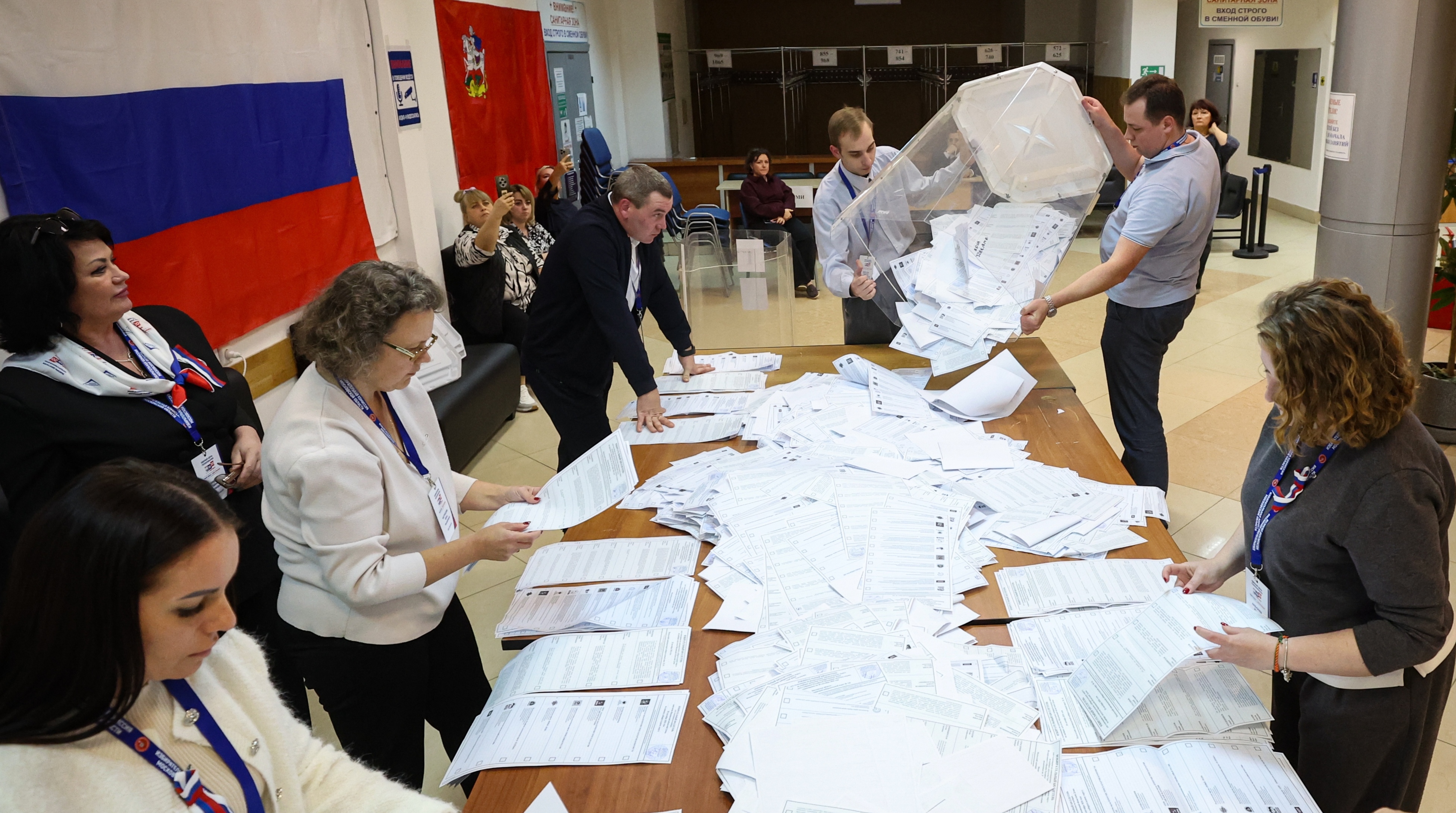 Rusya Seçimlerinde Putin’in Partisi Birinci