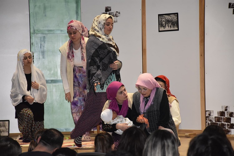 Karacabey Tiyatro Topluluğu'ndan Çağrı