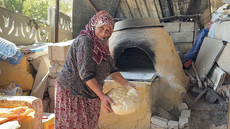 Geleneksel Yöntemle Yapılan Taş Fırın Ekmeği İştah Kabartıyor