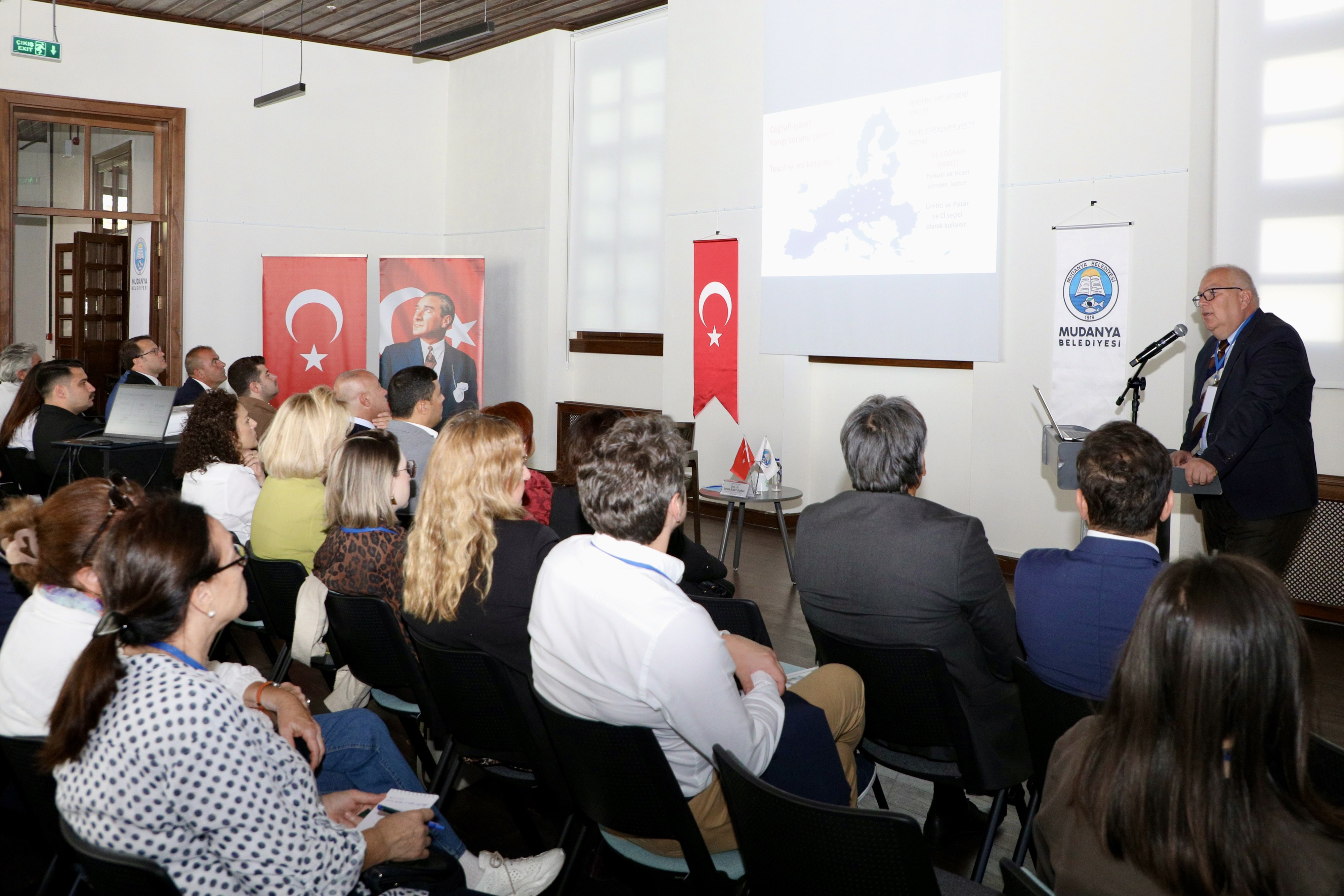Mudanya'da İncir Zeytin ve Üzümün Geleceği Tartışıldı