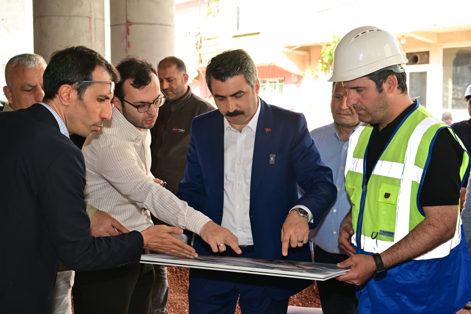 Geleceğin Yıldırım'ı Emin Ellerde