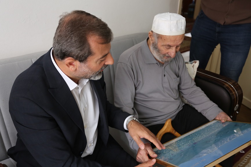 Gürsu'nun yaşayan çınarlarına ahde vefa