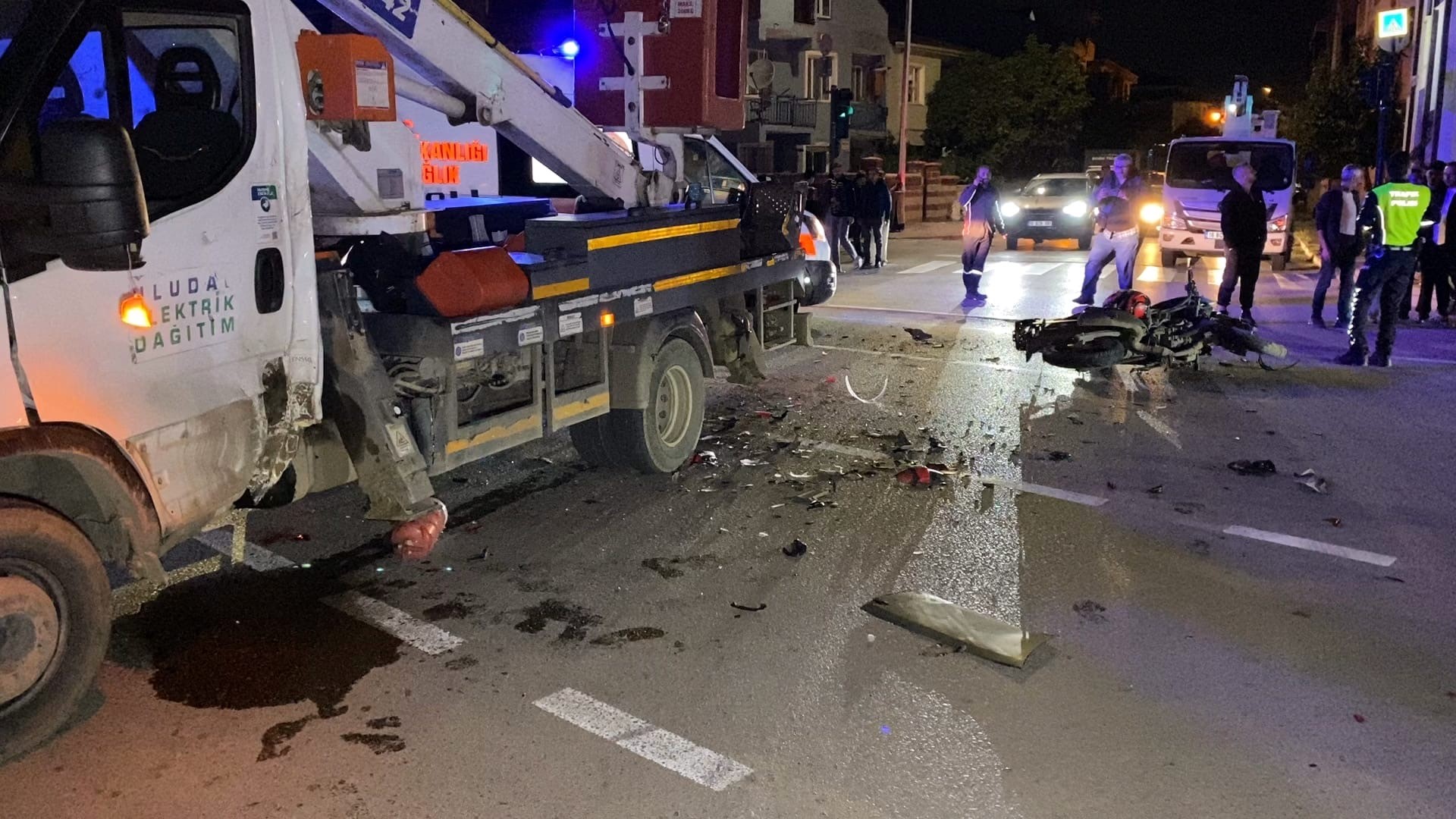 İnegöl'de Motosiklet Kamyonete Çarptı: 1 Ölü