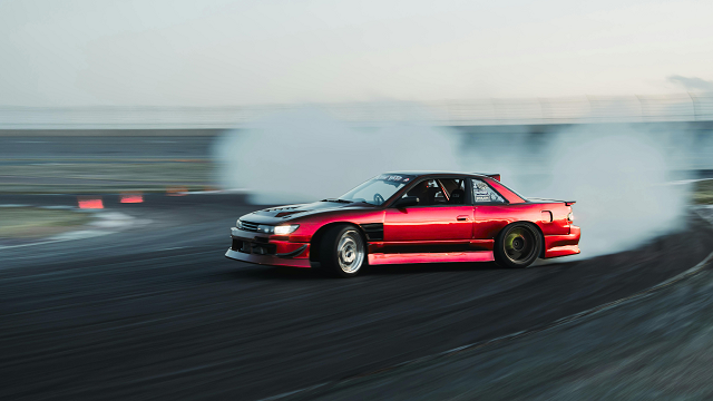 Drift cezasını ödememek için 15 dakikada aracı parçaladı