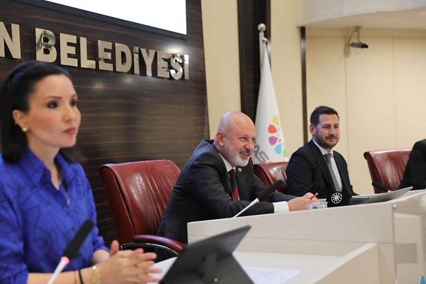 Başkan Çolakbayrakdar: "Küçük dostlarımız için Türkiye'de ilkleri yaptık"