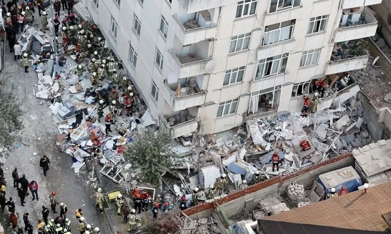 Maltepe'deki bina çökmesinde arama kurtarma çalışmaları sona erdi