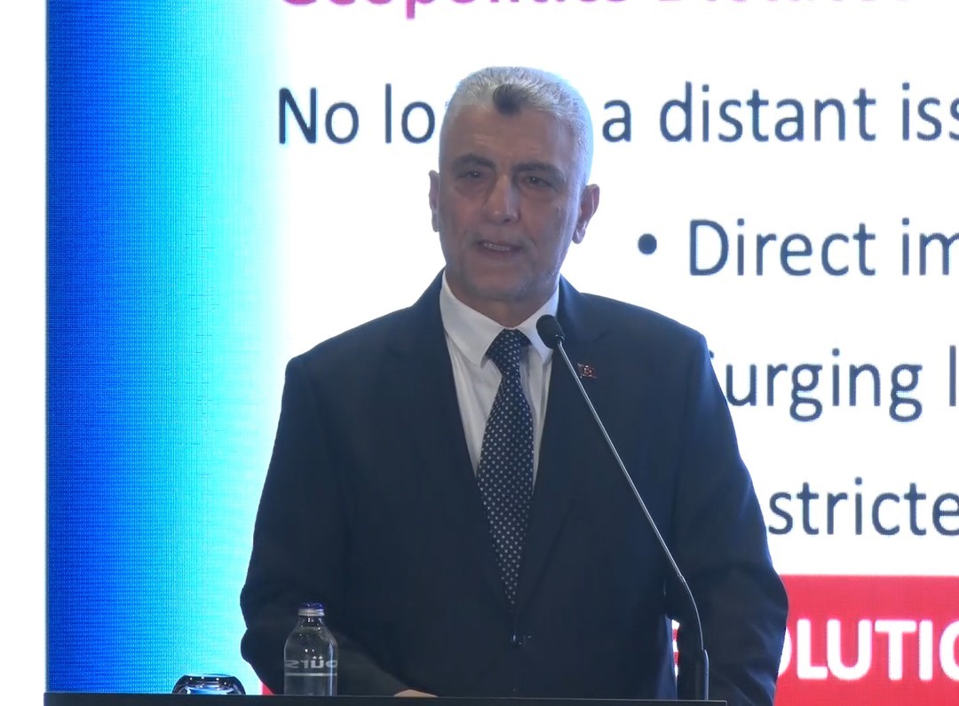 Bakan Bolat'tan Yabancı Yatırımcılara Çağrı: "Geç kalmadınız, Türkiye'ye Gelin"