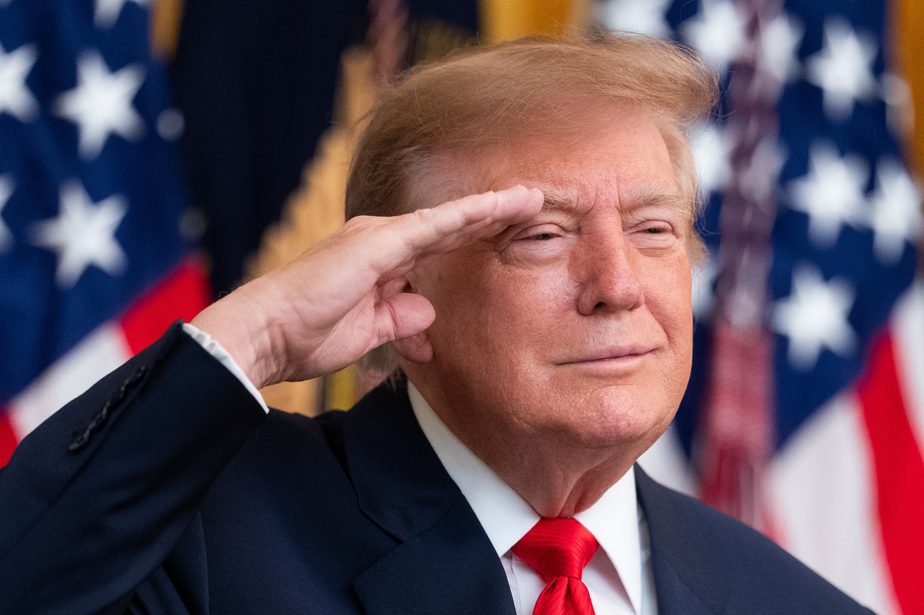 Trump: "Putin'le Görüştüm, Rusya Piyasaya Derhal 300 bin Ton Dizel Akaryakıt Tedarik Edecek"