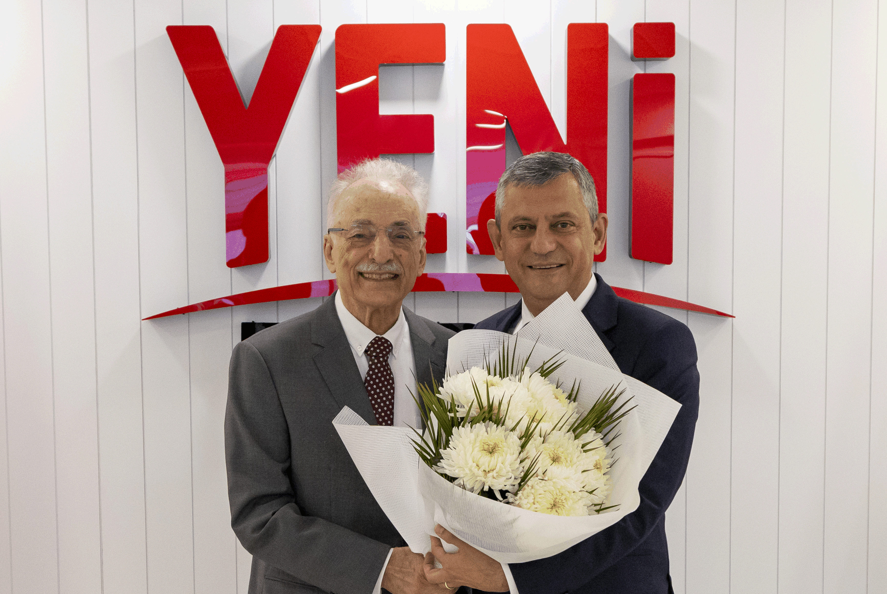 Murat Karayalçın CHP'den İstifa Ederek YENİ Parti'ye Katıldı