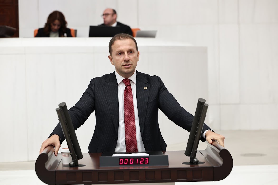 “Özgürlükler ile Hukuki Sorumluluklar Birbirine Alternatif Değildir ”