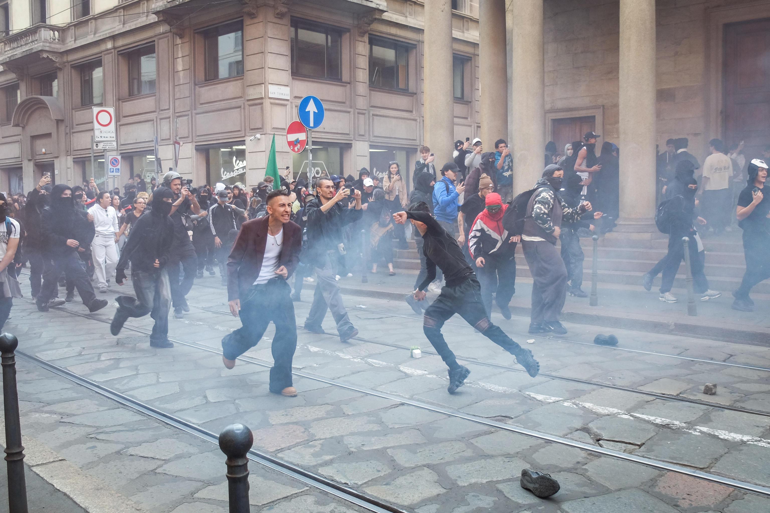 İtalya'da Protestolar Büyüyor: Milano'da Çatışma