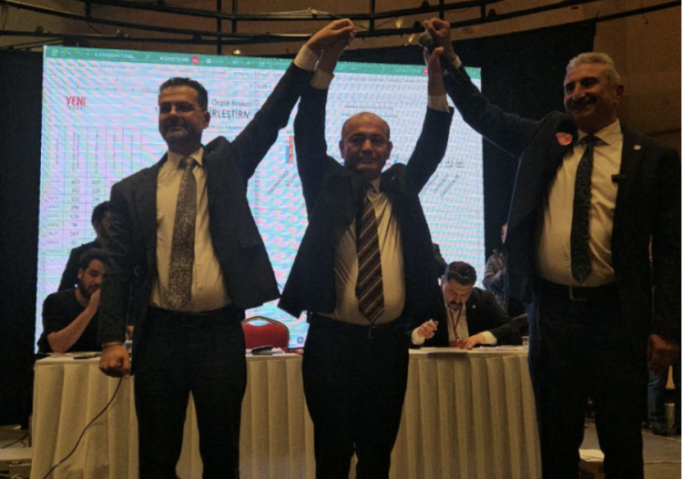 Yeni Parti Bursa  Kurucu İl Başkanı Nihat Yeşiltaş Güven Tazeledi