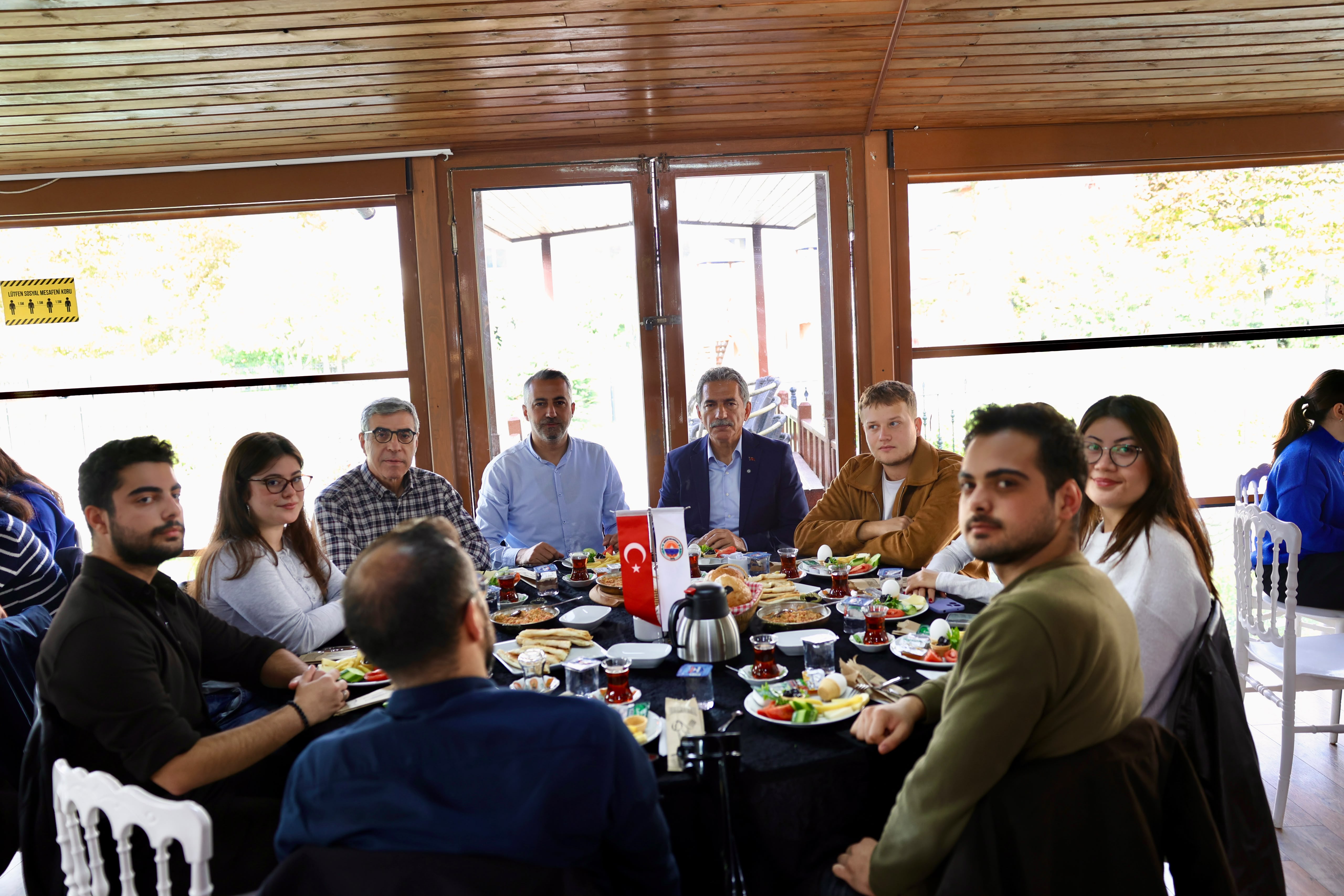 Gemlik Kent Konseyi Gençlik Meclisi Üniversite Öğrencileriyle Buluştu