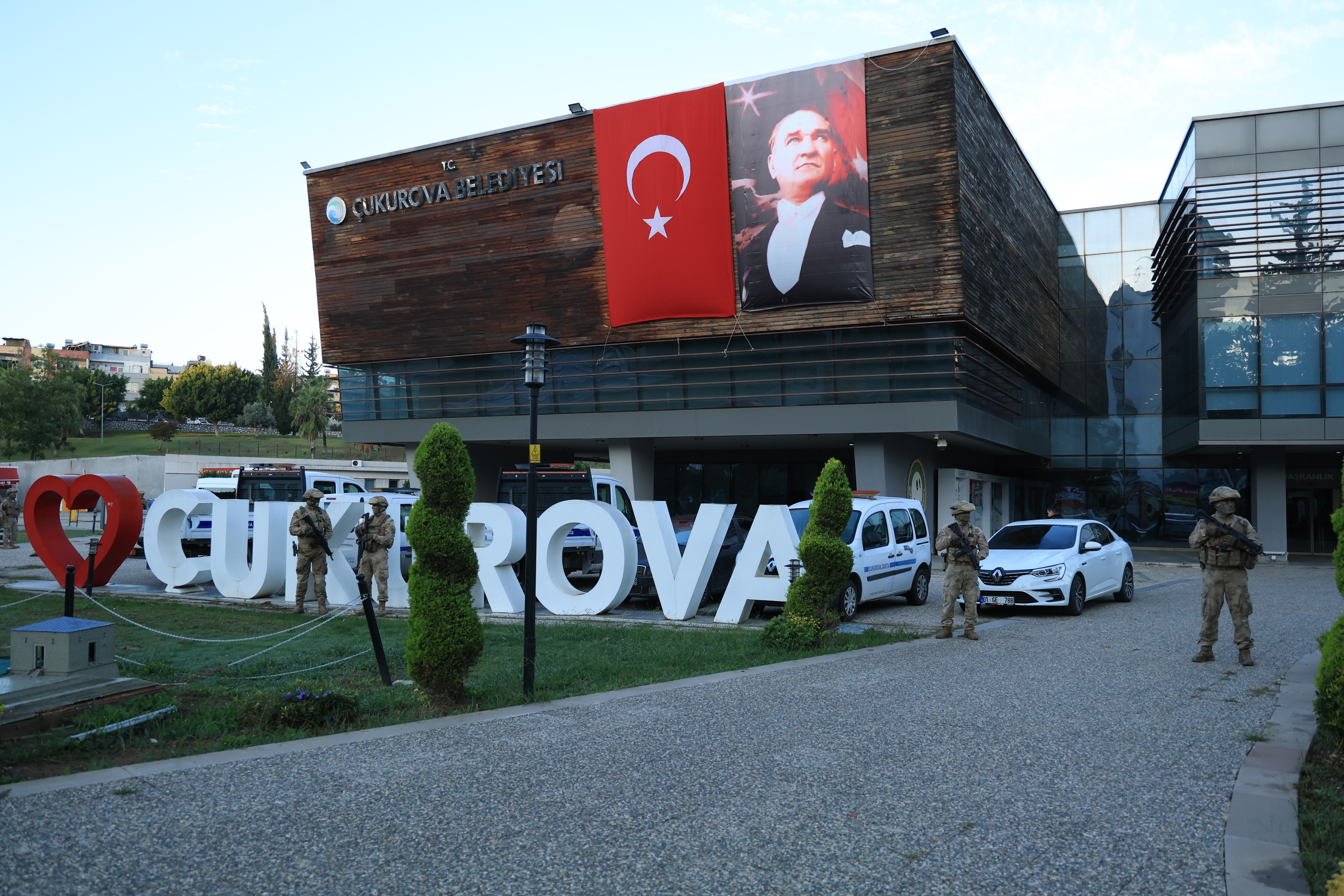 Çukurova Belediyesi’nde 44 Gözaltı