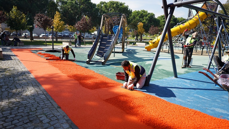 Yıldırım'da parklara kış bakımı