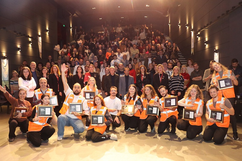 Tiyatro Perdesi Burs Desteği İçin Açıldı