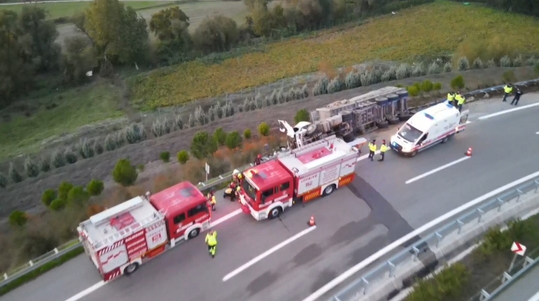 Bursa-Balıkesir otoyolunda TIR Kazası