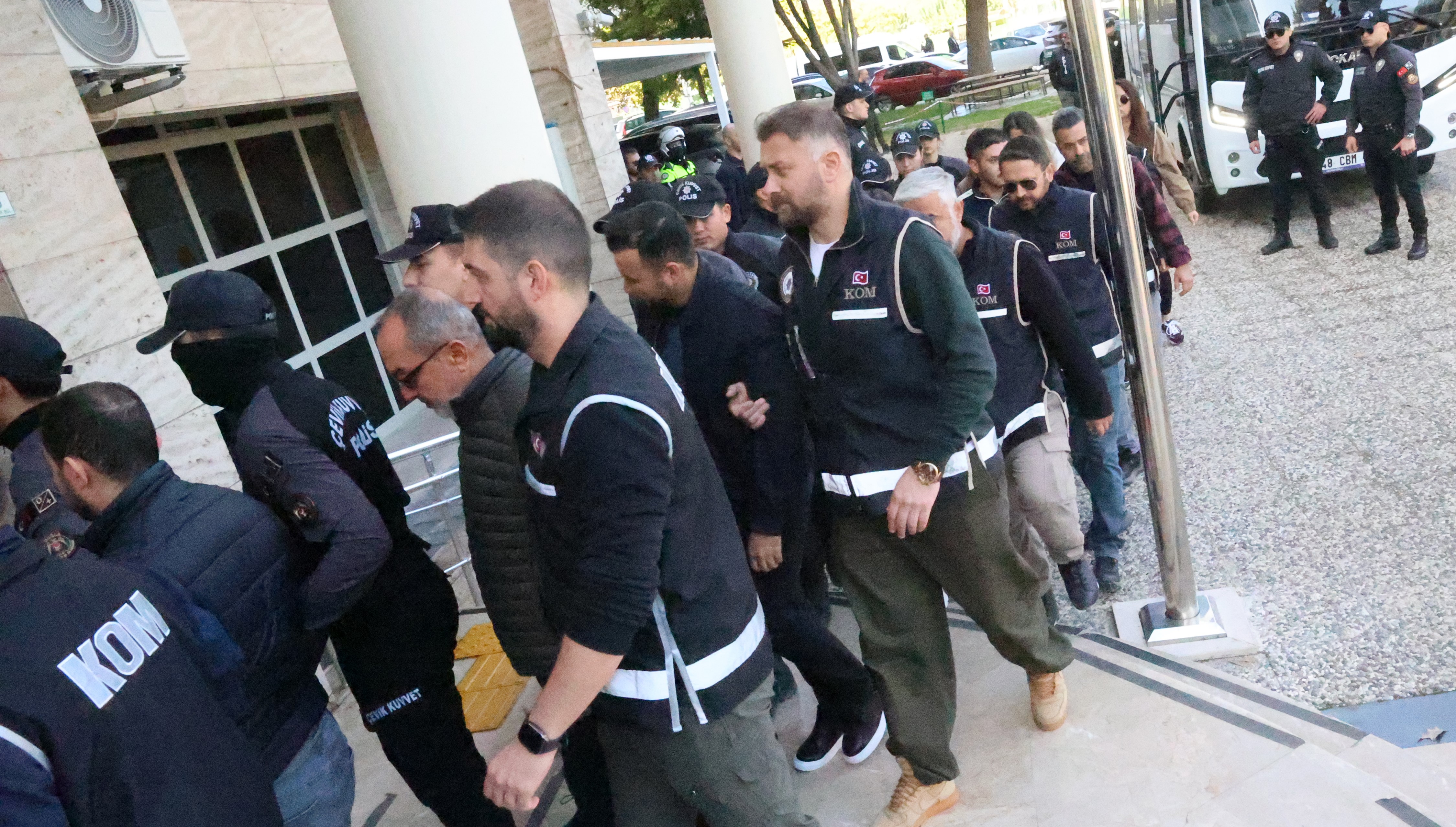 Milas Belediyesi'ne Operasyon: 18 Tutuklama