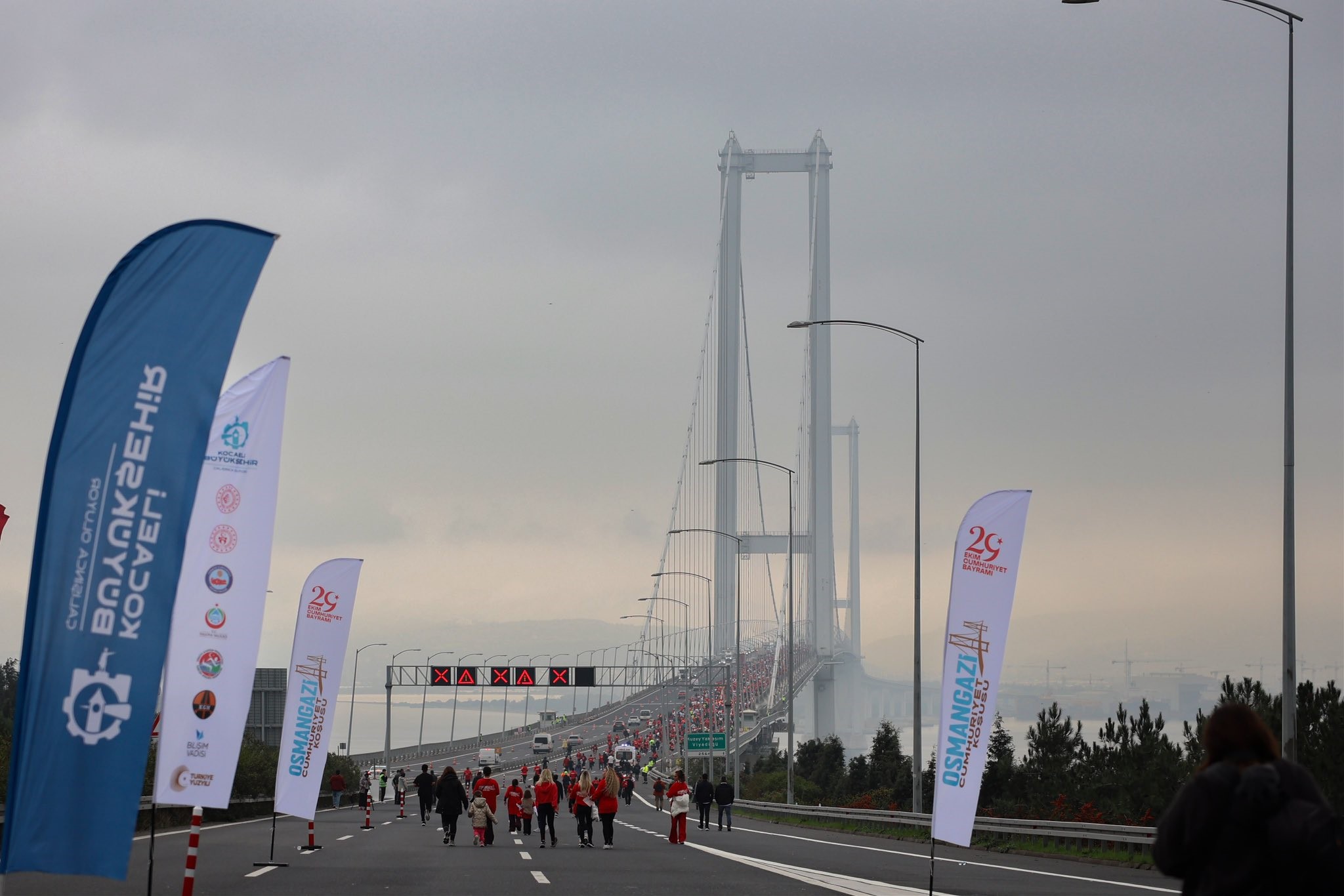 Osmangazi'de 6 Bin Kişi Cumhuriyet İçin Koştu
