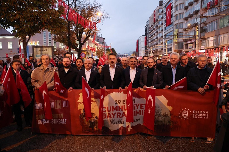 Cumhuriyet ritminde Bursa tek yürek