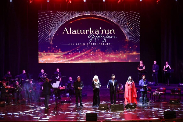 ‘Alaturka’nın Yıldızları’ Bursa’da sahne aldı