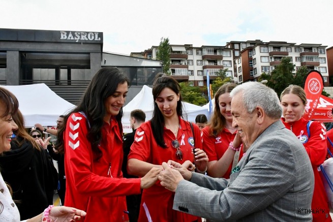 Nilüfer Belediyespor Eker Taraftarıyla Buluştu
