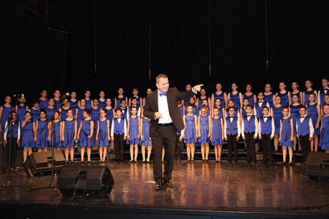 Nilüfer Çocuk ve Gençlik Koroları Yıl Sonu Konserinde Büyüledi