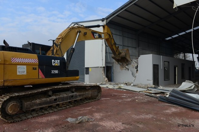 Nilüfer’de 2 Kaçak Yapı Yıkıldı