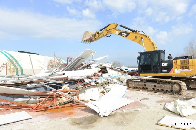 Nilüfer’de 3 Noktada Yıkım