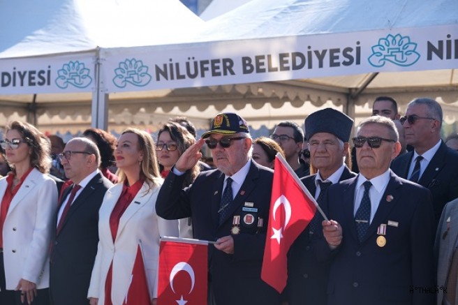 Nilüfer’de Cumhuriyet Coşkusu Çelenk Töreni İle Başladı
