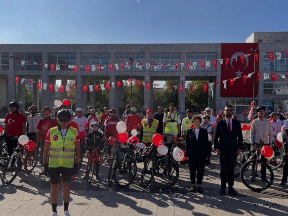 Nilüfer’de Cumhuriyet Coşkusu Pedallarla Sokaklara Taşındı