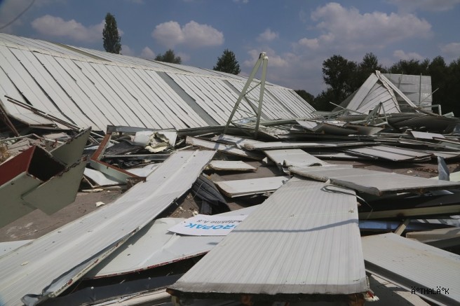 Nilüfer’de Kaçak İki İş Yeri Yıkıldı  