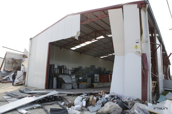 Nilüfer’de Kaçak Yapı Yıkıldı